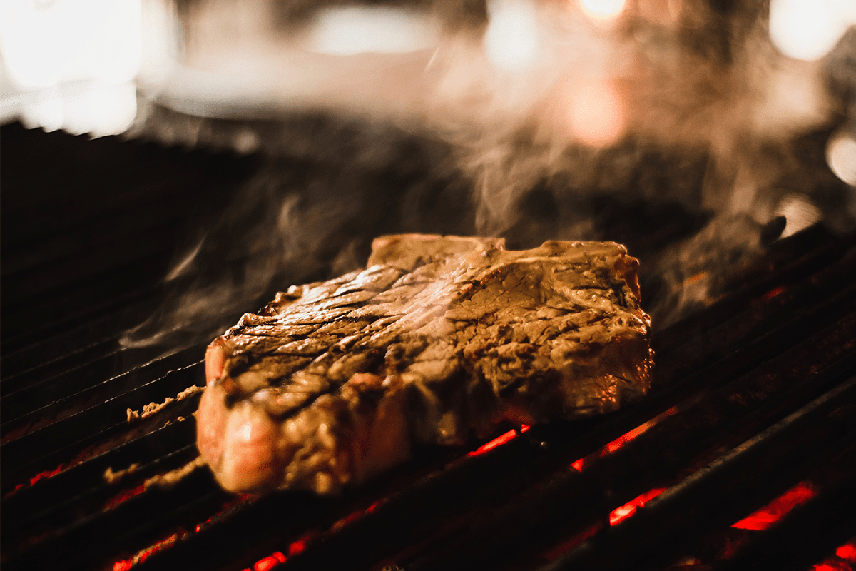 ステーキの部位の種類は お肉の選び方と焼き方のコツ お役立ち情報 シェフくるマガジン
