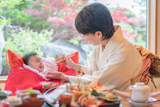お食い初めとは？意味と由来をおさえよう