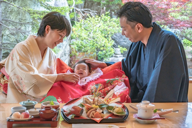 お食い初めに誰を呼ぶ？