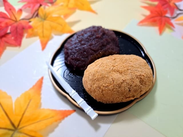 秋分の日に食べる代表的な食べ物としておはぎの画像